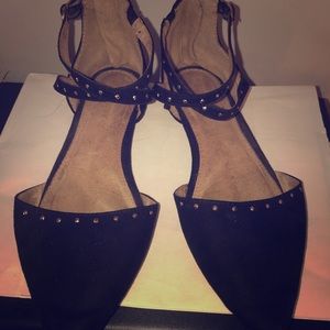 Black strappy flats